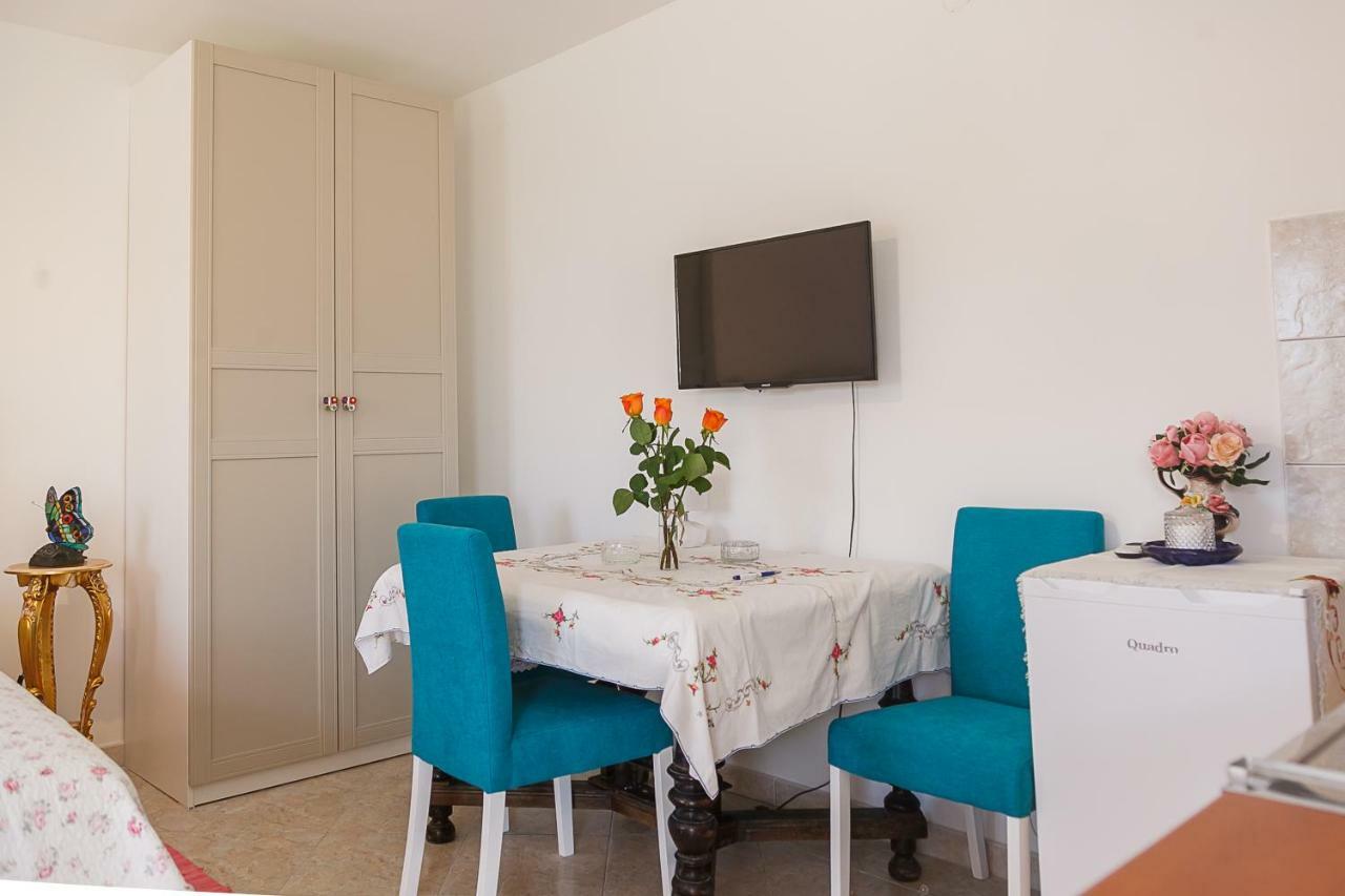 Castello Flower Apartment Kaštela Buitenkant foto
